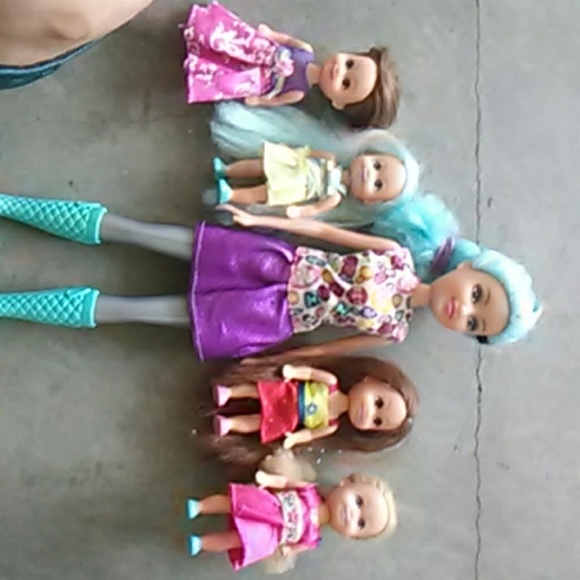 Dolls - Picture 2 of 2